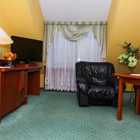 Hotel Rebajlo Pila Luaran gambar