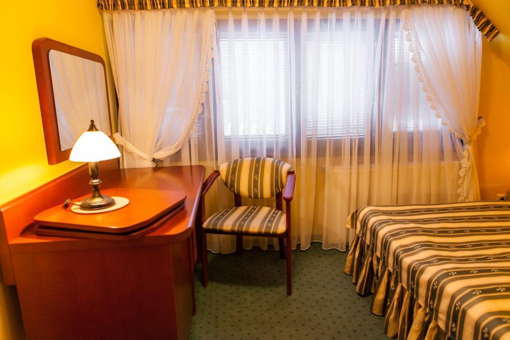 Hotel Rebajlo Pila Bilik gambar